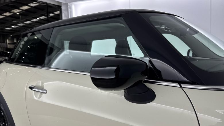 MINI Hatchback 1.5 Cooper Classic II 3dr Petrol Hatchback